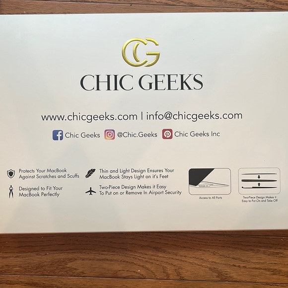 Chic Geeks MacBook Hard Cover - Picture 5 of 5